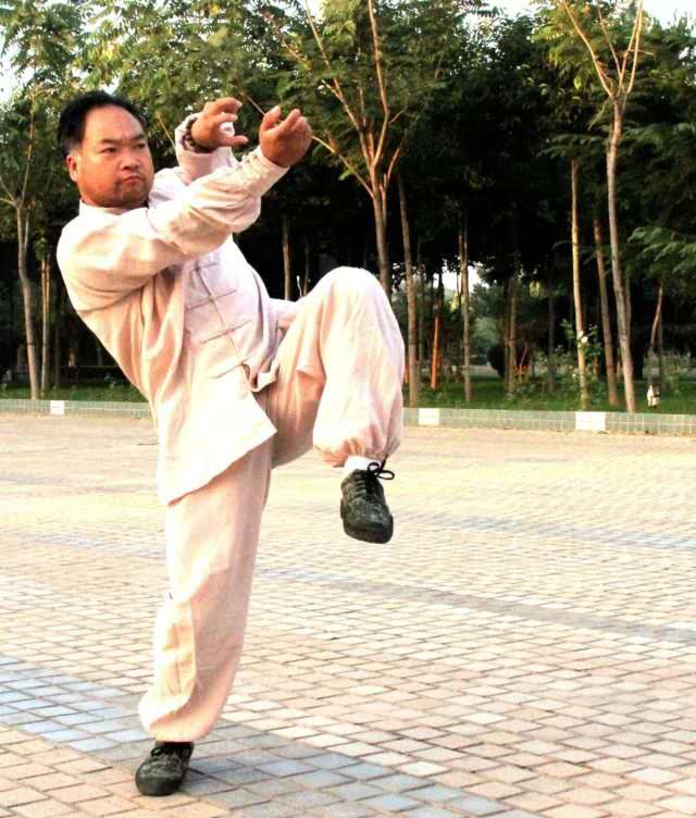 <b>李小欣</b>